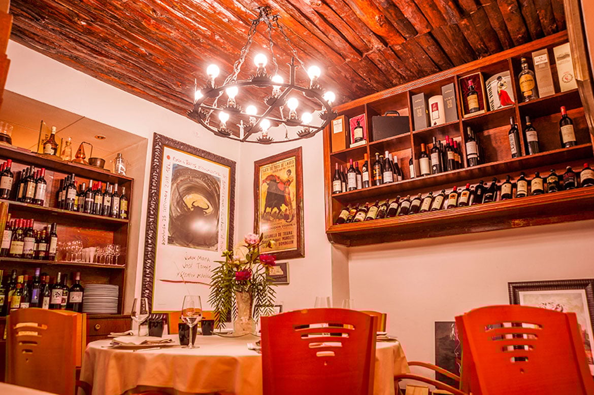 Inside of can fuste restaurant