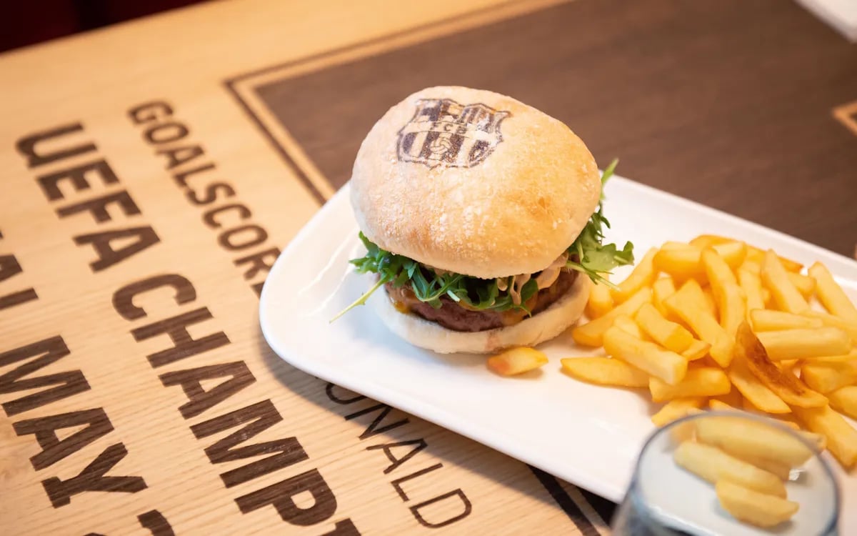 Burger at barcelona's sport cafe